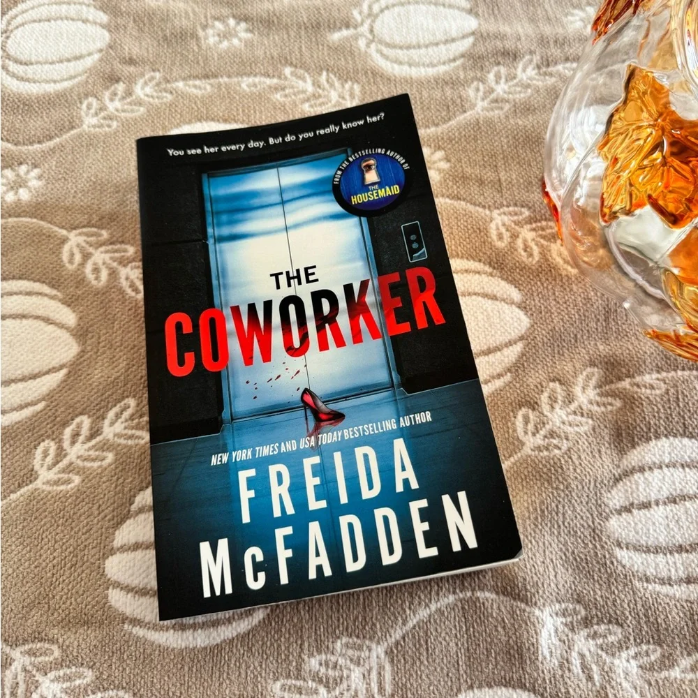 Freida McFadden Book Set - The Crash & The Coworker - Picture 3 of 3